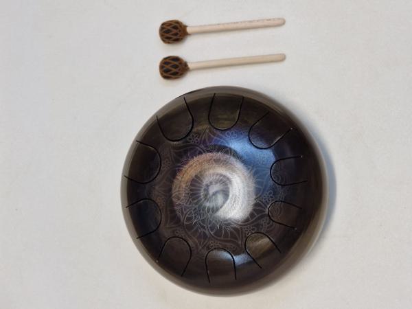Steel Tongue Drum D Kurd mit 10 Tönen